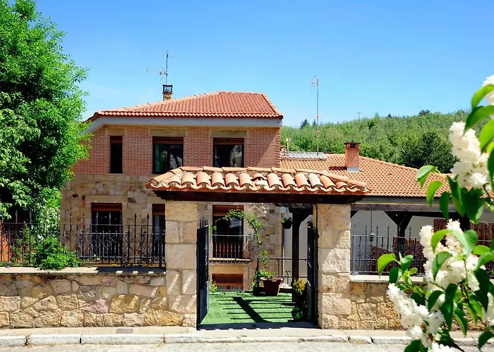 Lagunas De UrbiónHotel Rural